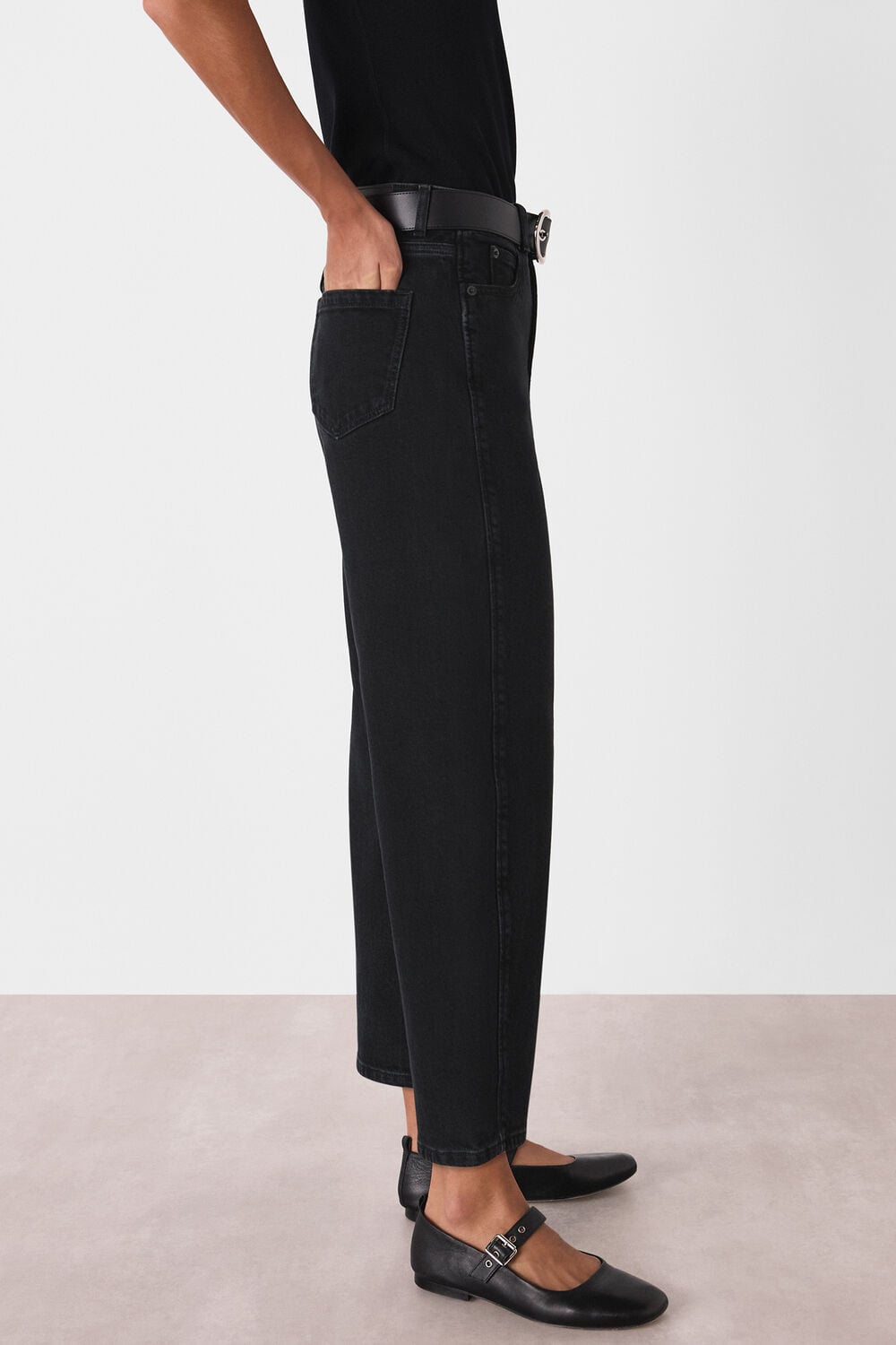 Black Stretch Barrel Leg Jean