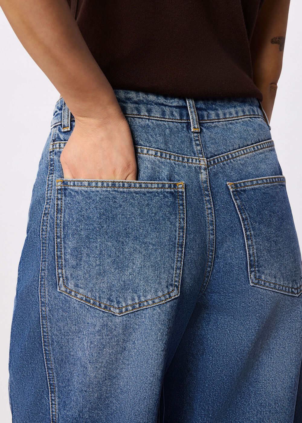 Authentic Raw Hem Barrel Jean