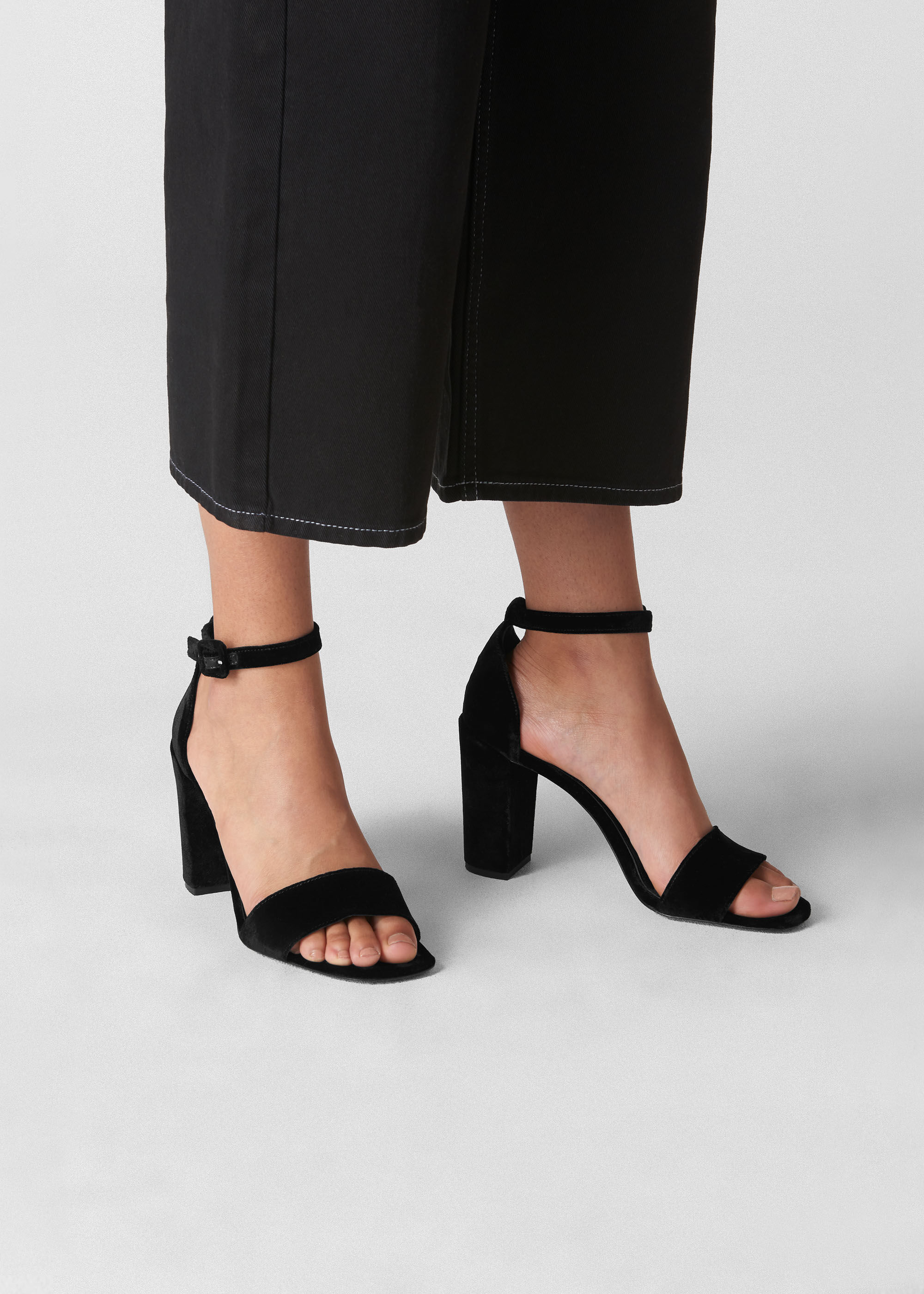 Velvet block heel top sandals