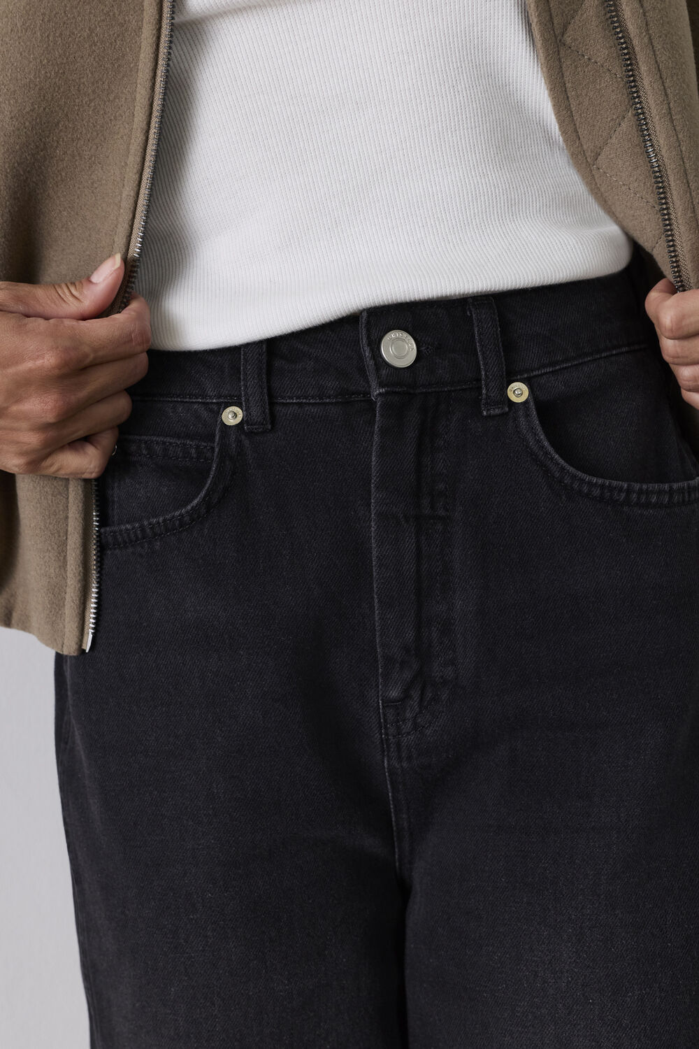 Black Petite Authentic Barrel Leg Jean