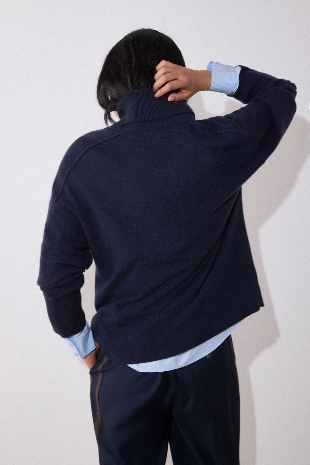 Cashmere Seam Roll Neck Knit