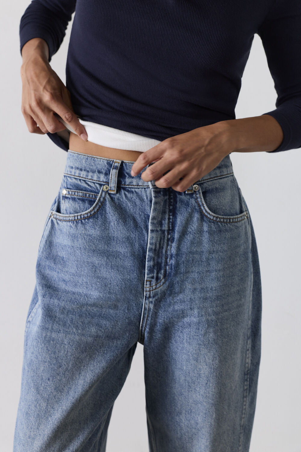 Light Wash Petite Authentic Barrel Leg Jean