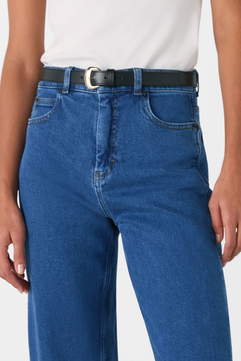 Denim Stretch Barrel Leg Jean