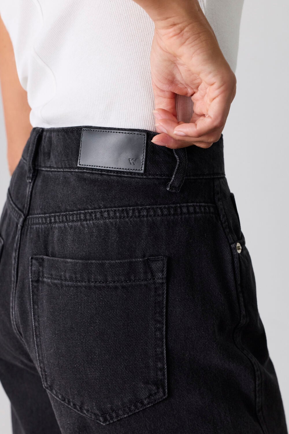 Black Authentic Barrel Leg Jean