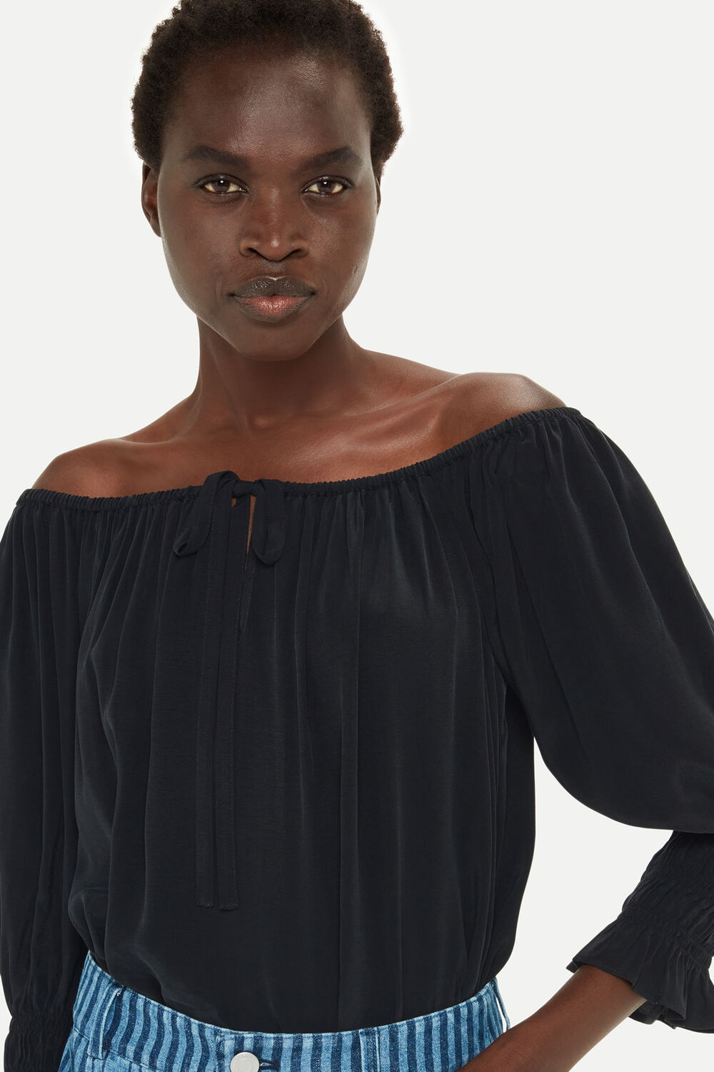 Winoa Off Shoulder Top