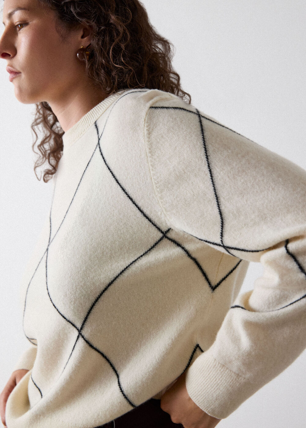 Wool Contrast Diamond Knit