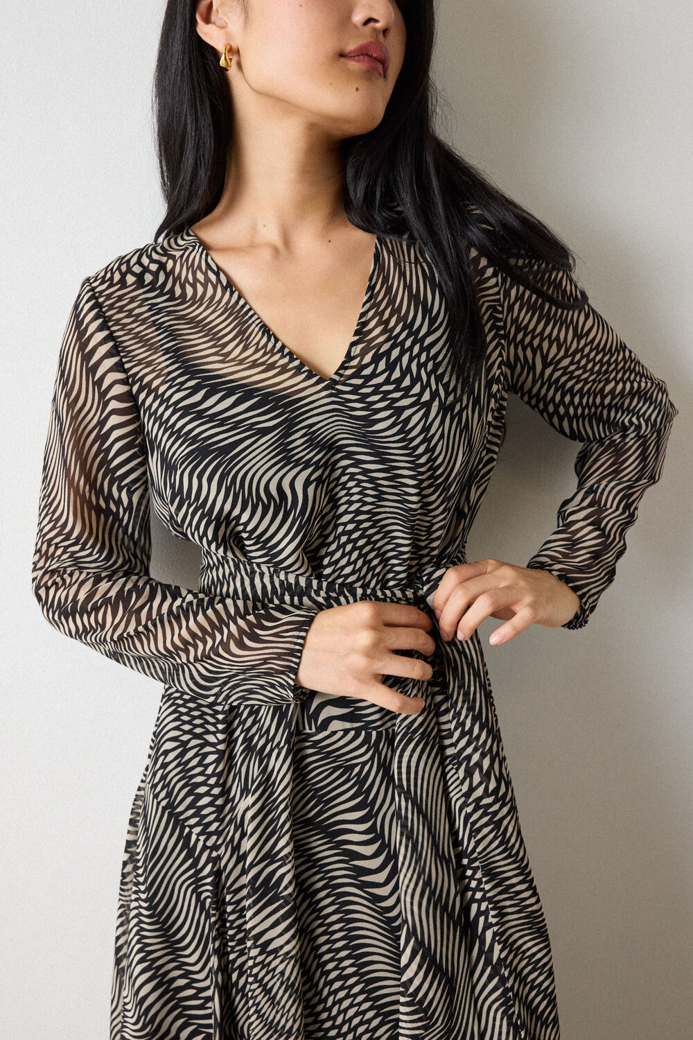 Black Geo V Neck Scarf Midi Dress
