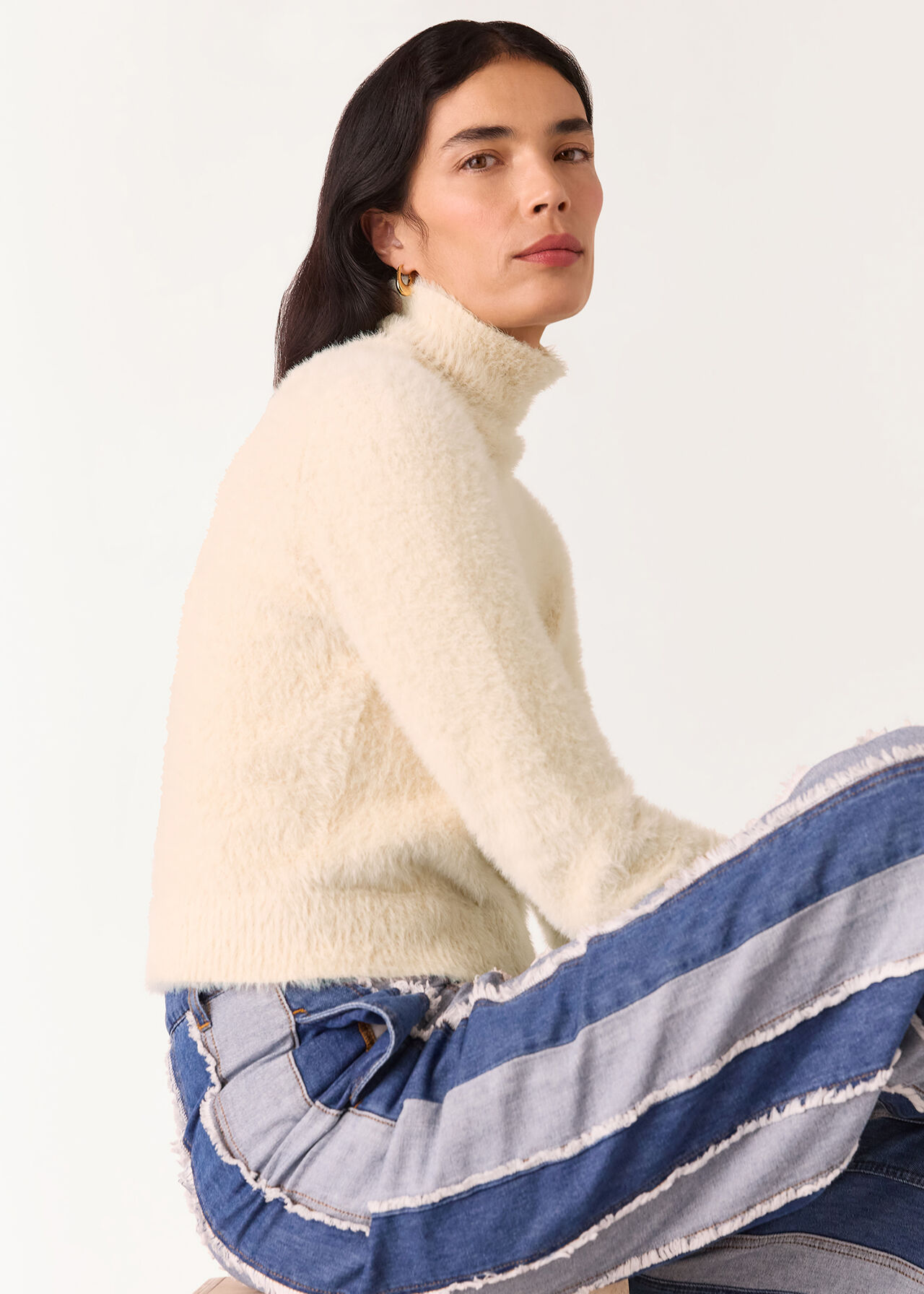 Isla Cropped Fluffy High Neck