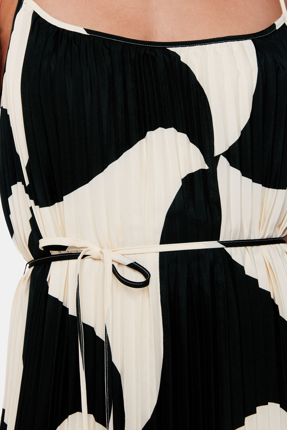 Black Triangle Swirl Pleated Dress