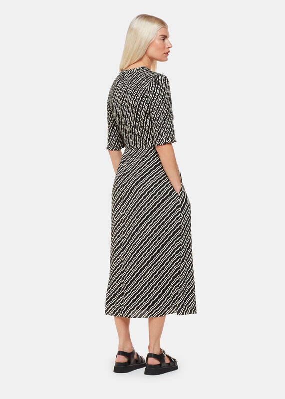 Black Petite Diagonal Ripple Shirred Dress