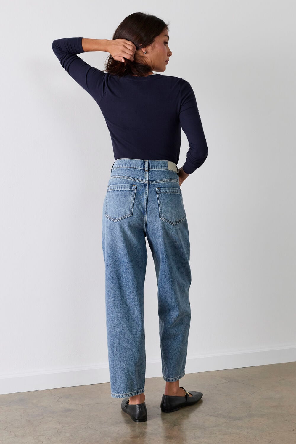 Light Wash Authentic Barrel Leg Jean