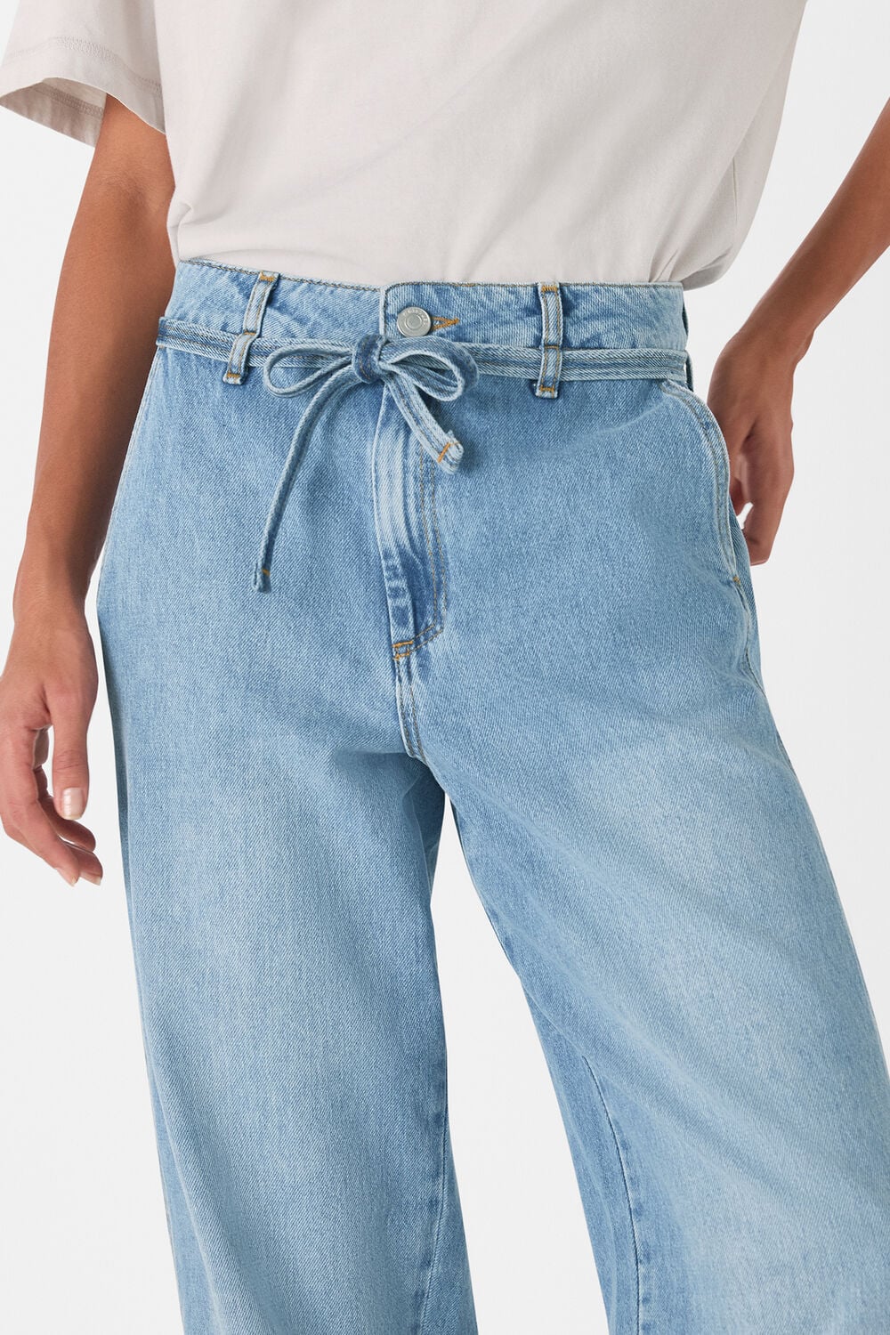 Light Wash Tie Waist Barrel Leg Jean