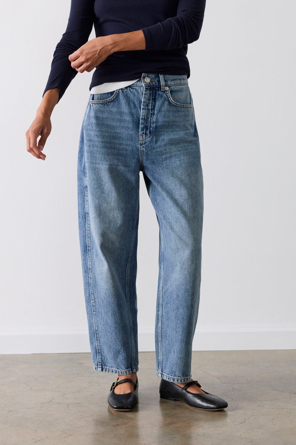 Light Wash Petite Authentic Barrel Leg Jean