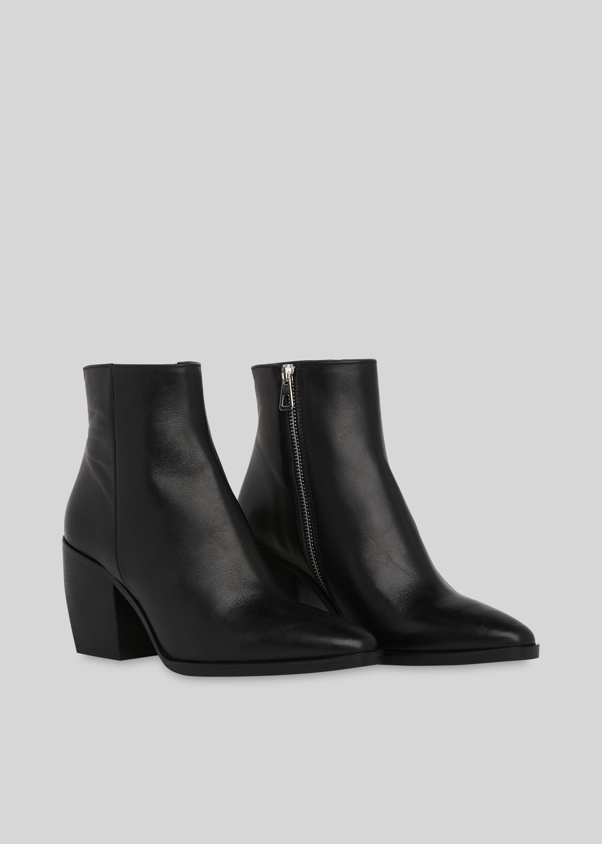 black western chelsea boots