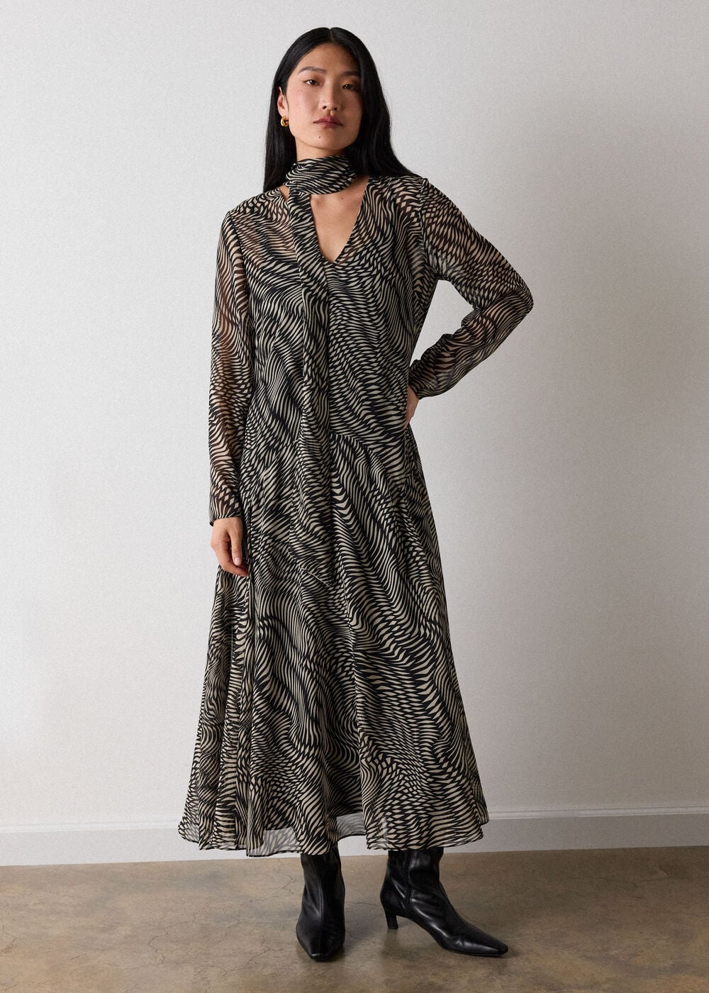 Black Geo V Neck Scarf Midi Dress