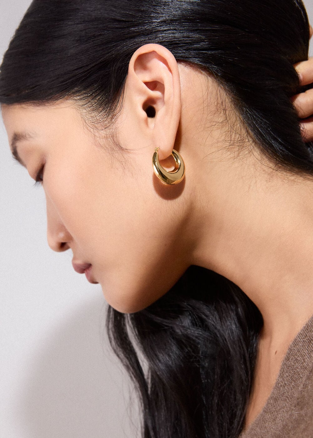 Curved Hoop Earring