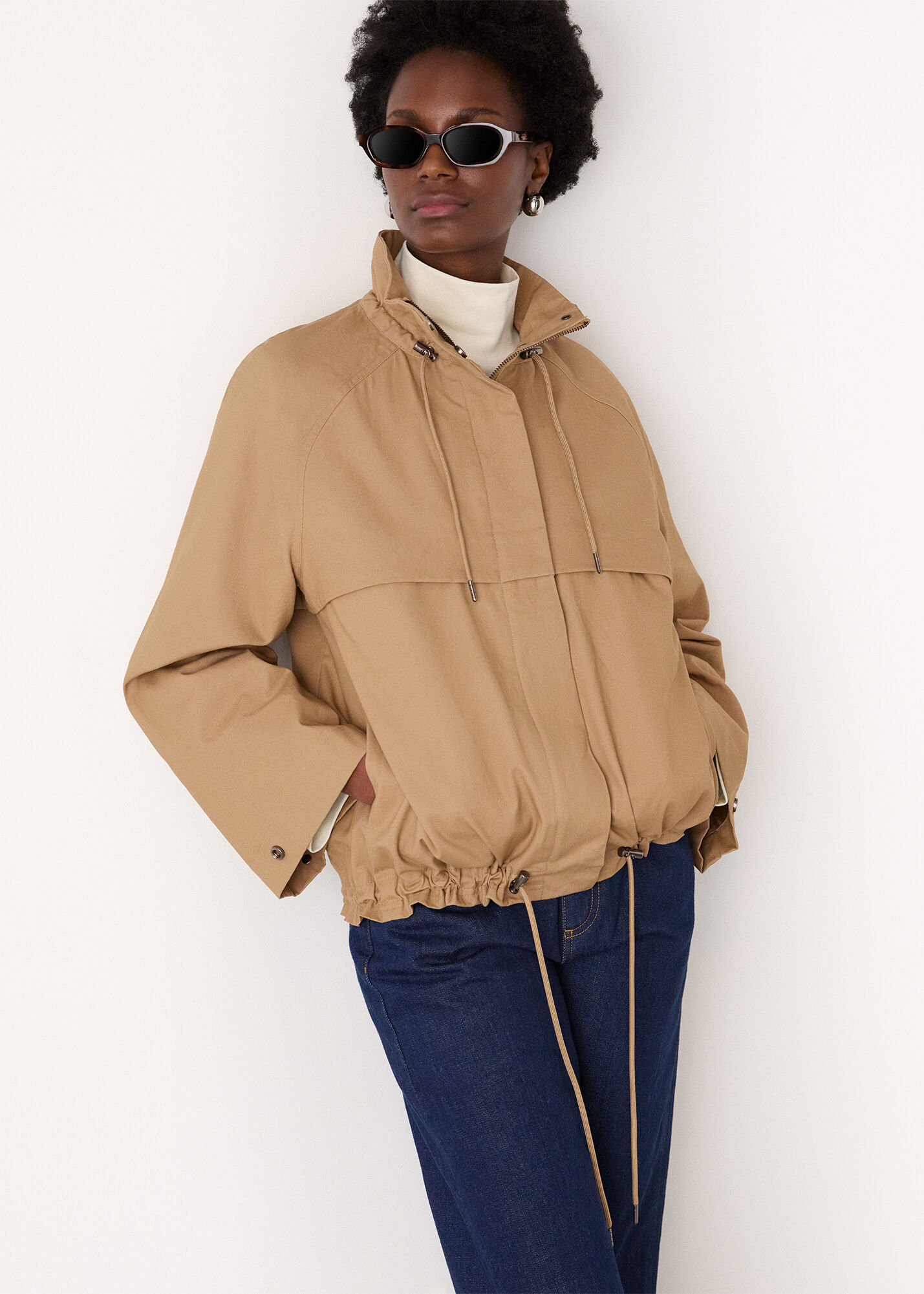 ブリストル　TOUR DOWN PARKA ベージュ Taupe Funnel Neck Parka Jacket | WHISTLES | Whistles US |