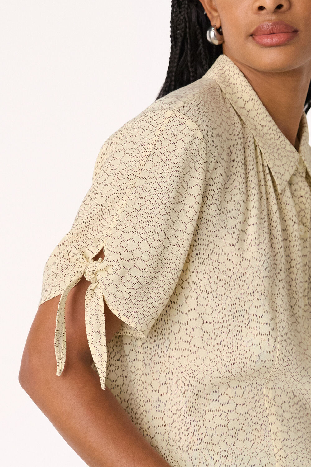 Ivory Dashed Marks Tie Sleeve Shirt