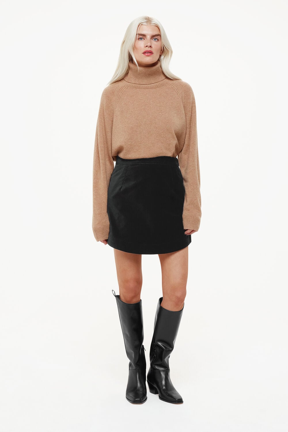 Petite Velvet Curved Hem Mini Skirt