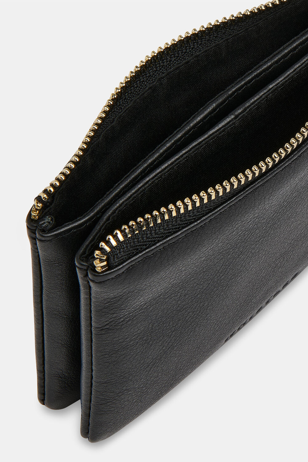 Black Knotted Zip Pull Purse