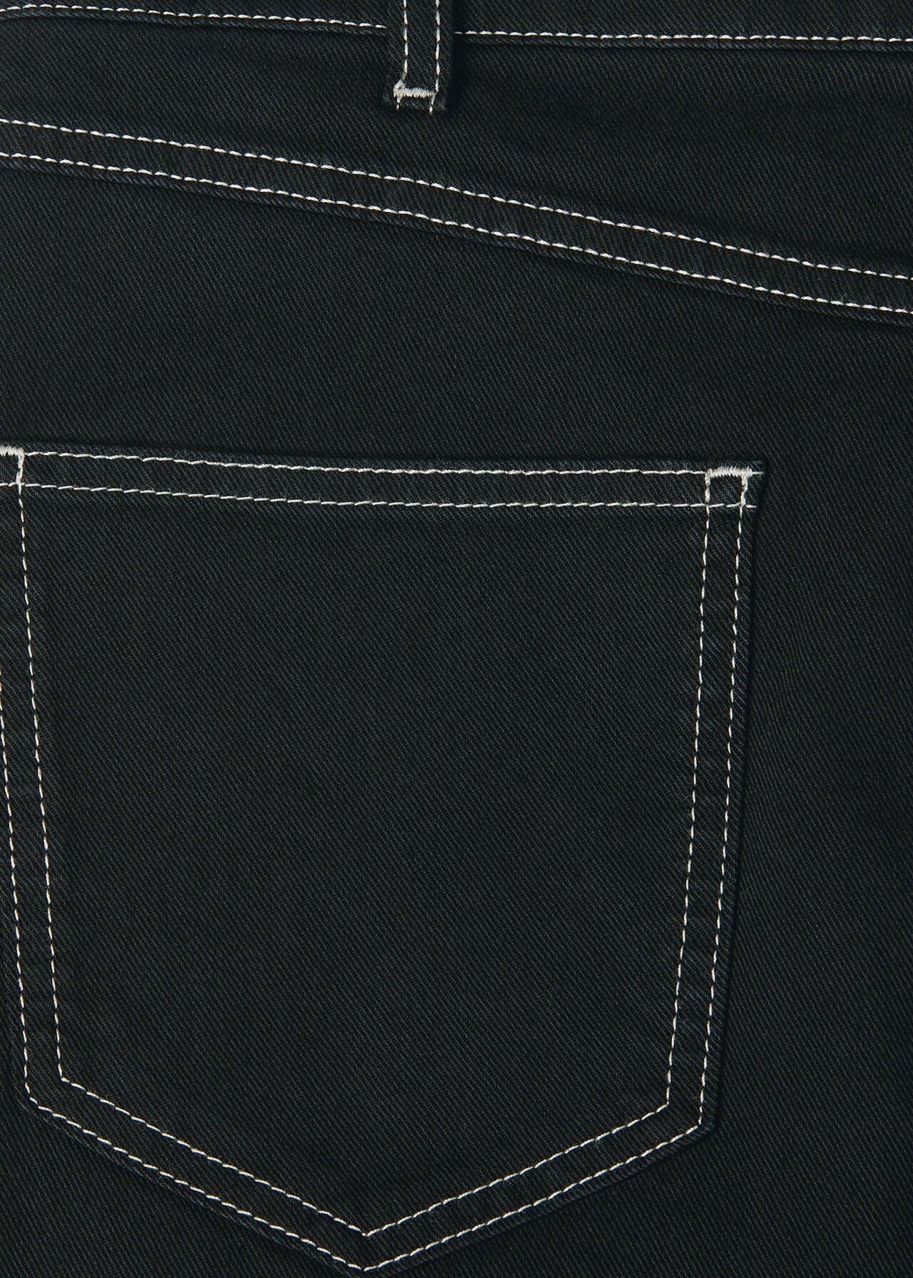 Contrast Detail Barrel Jean