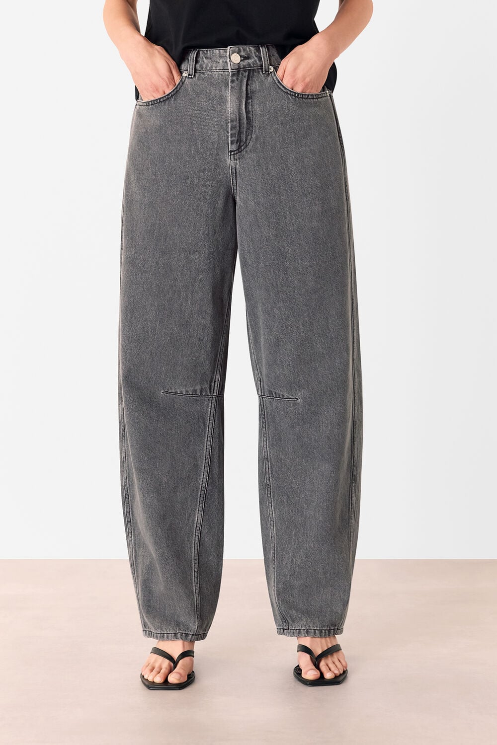 Grey Horseshoe Barrel Leg Jean