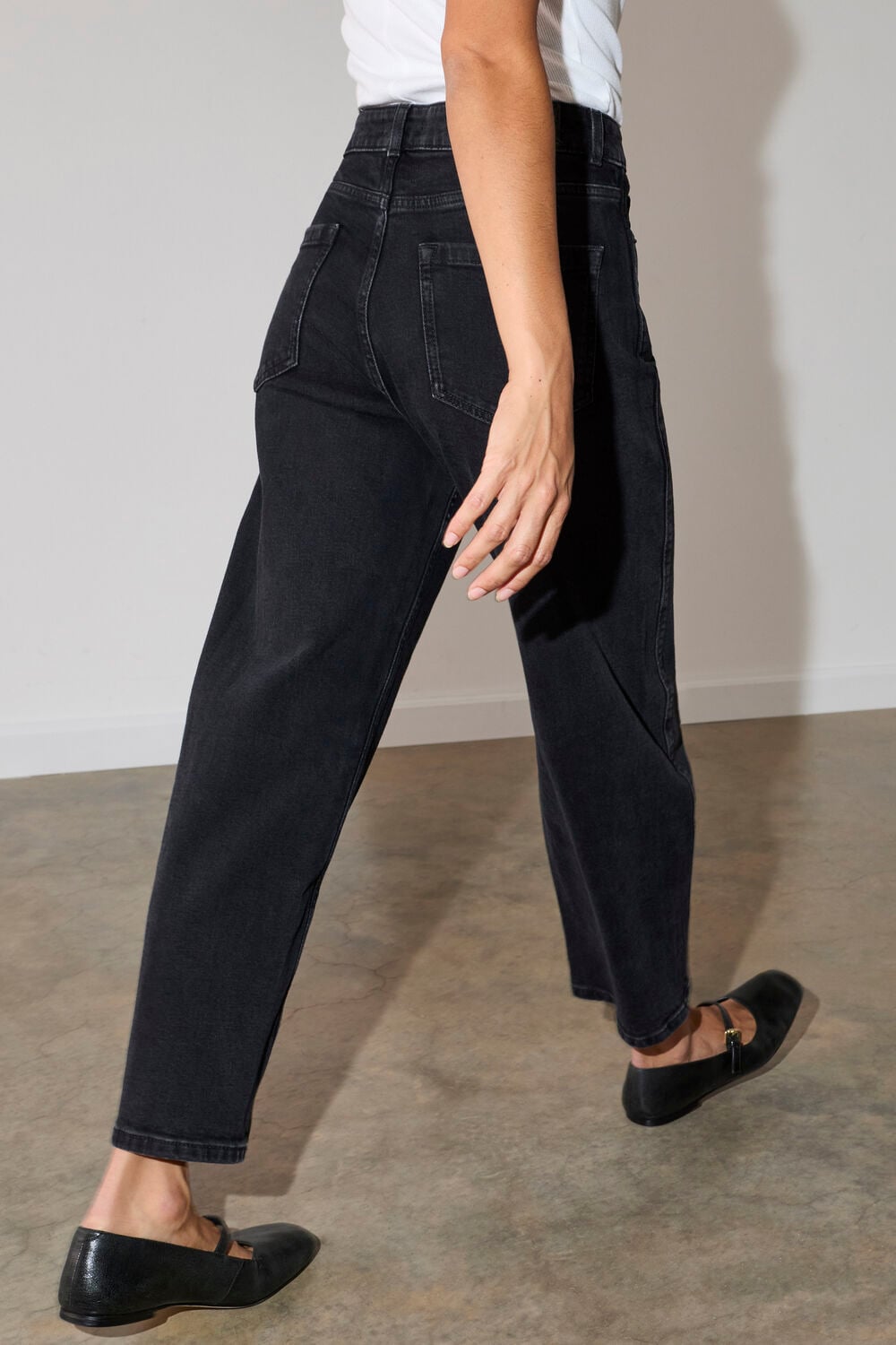 Black Stretch Barrel Leg Jean