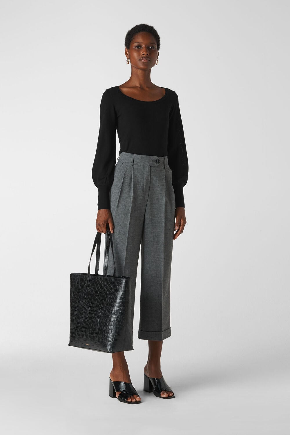 Fine Merino Scoop Neck Knit Black