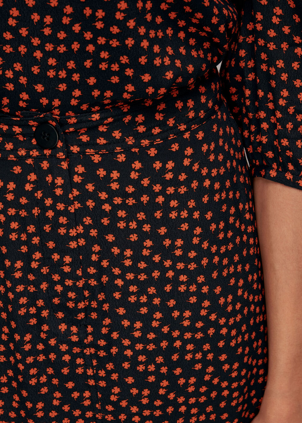 Dainty Floral Button Skirt