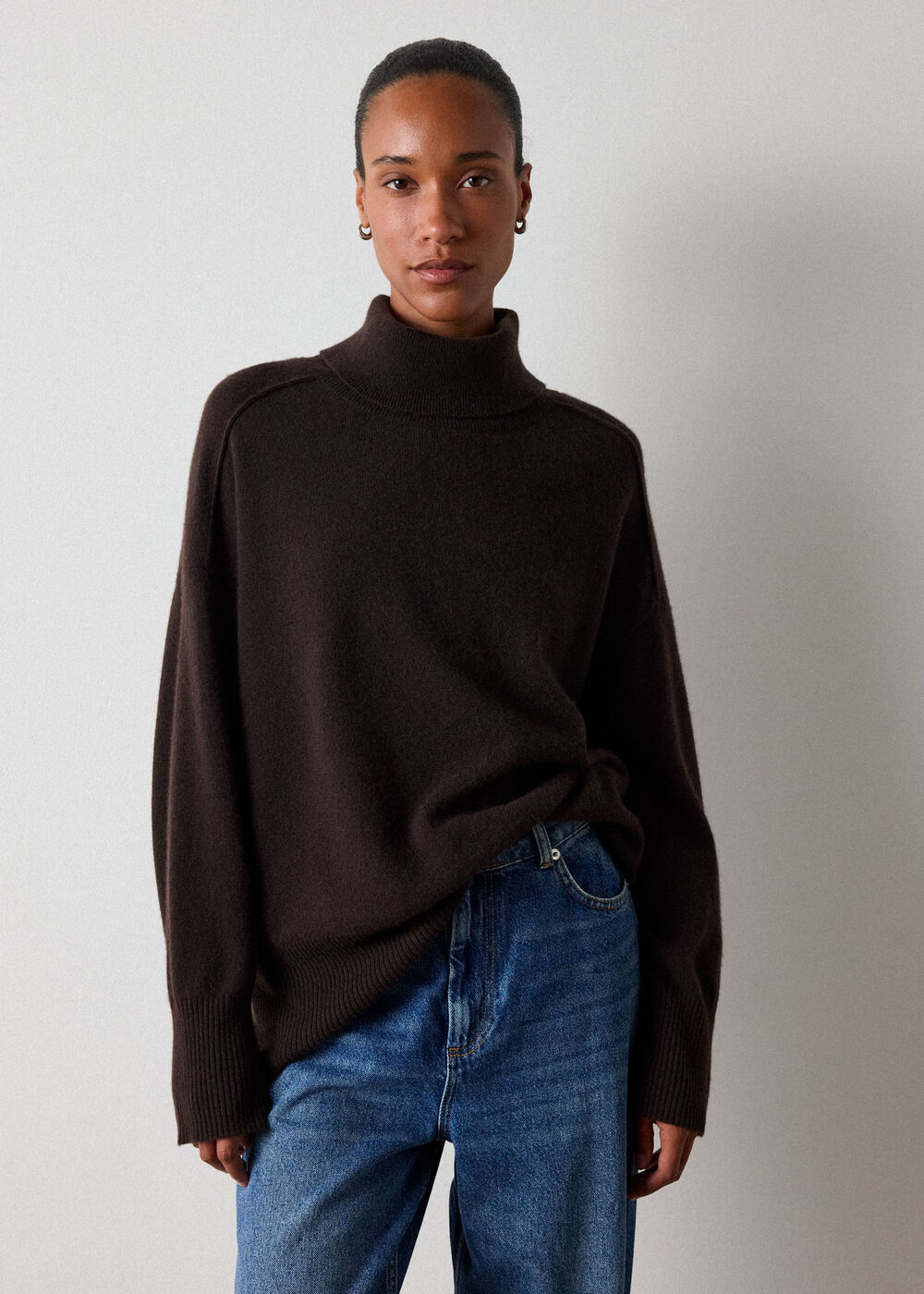 Cashmere Seam Roll Neck Knit