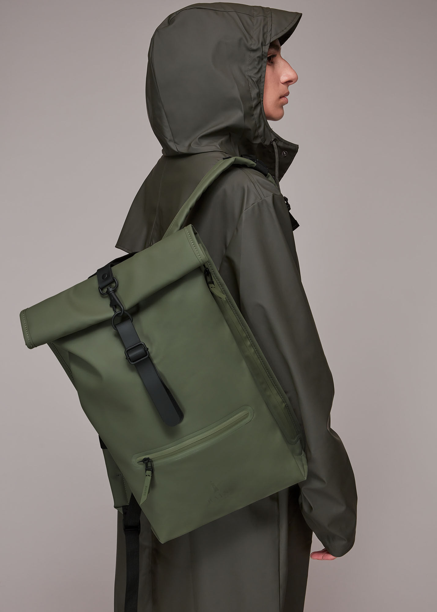 Roll top shop rucksack rains