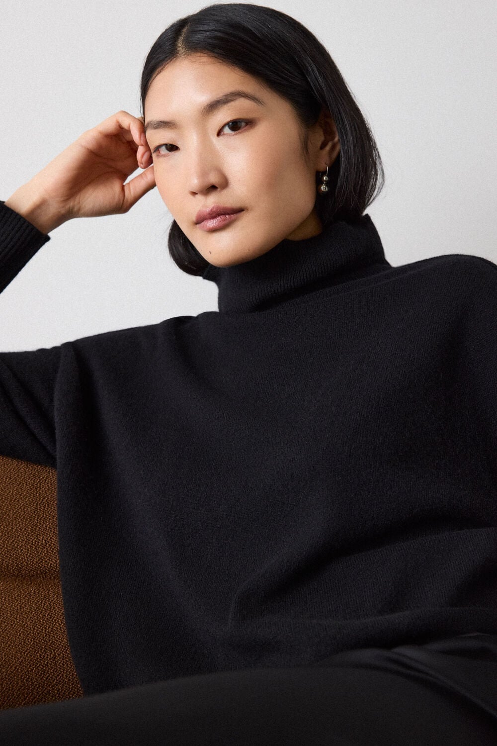 Black Cashmere Seam Roll Neck Knit