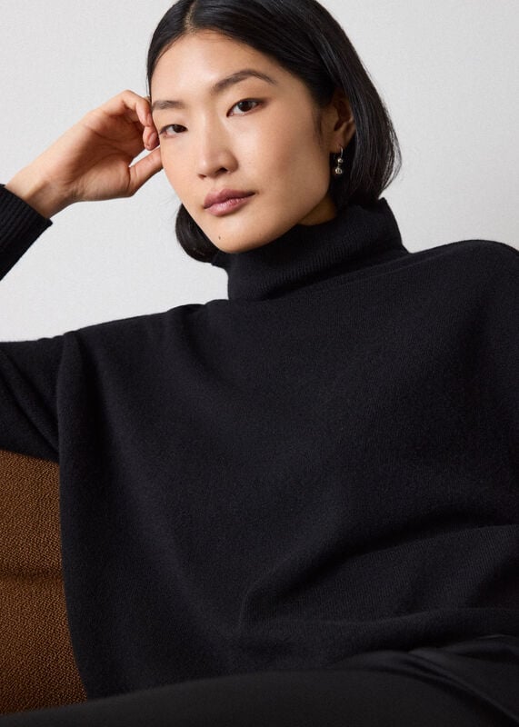 Black Cashmere Seam Roll Neck Knit