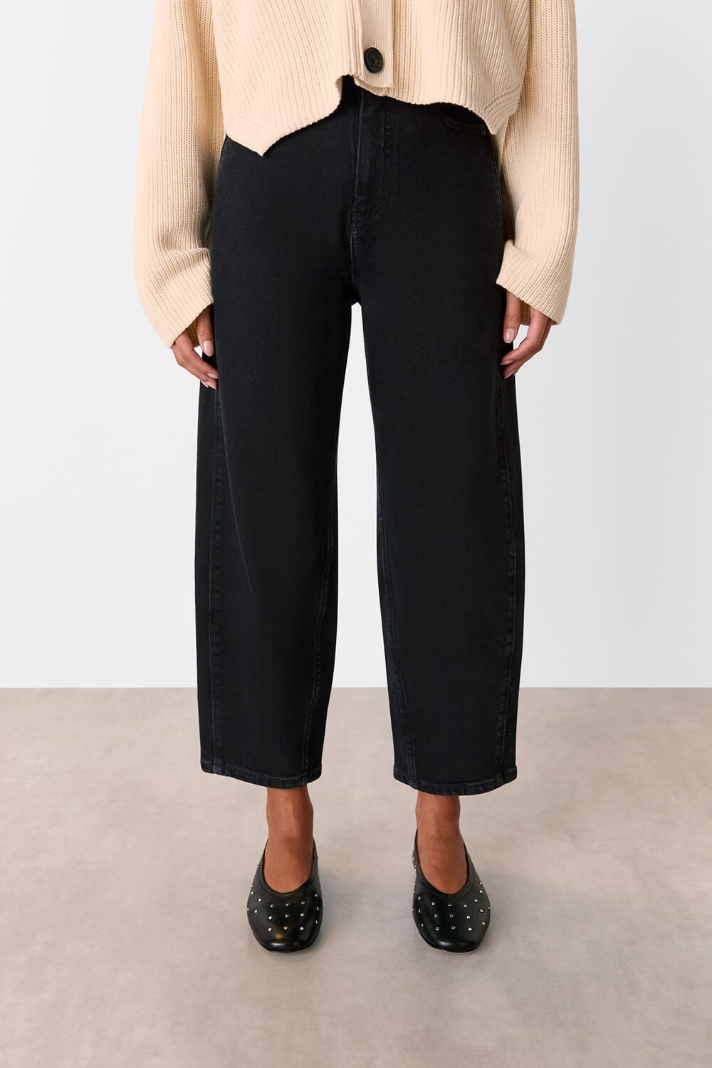 Black Petite Stretch Barrel Leg Jean