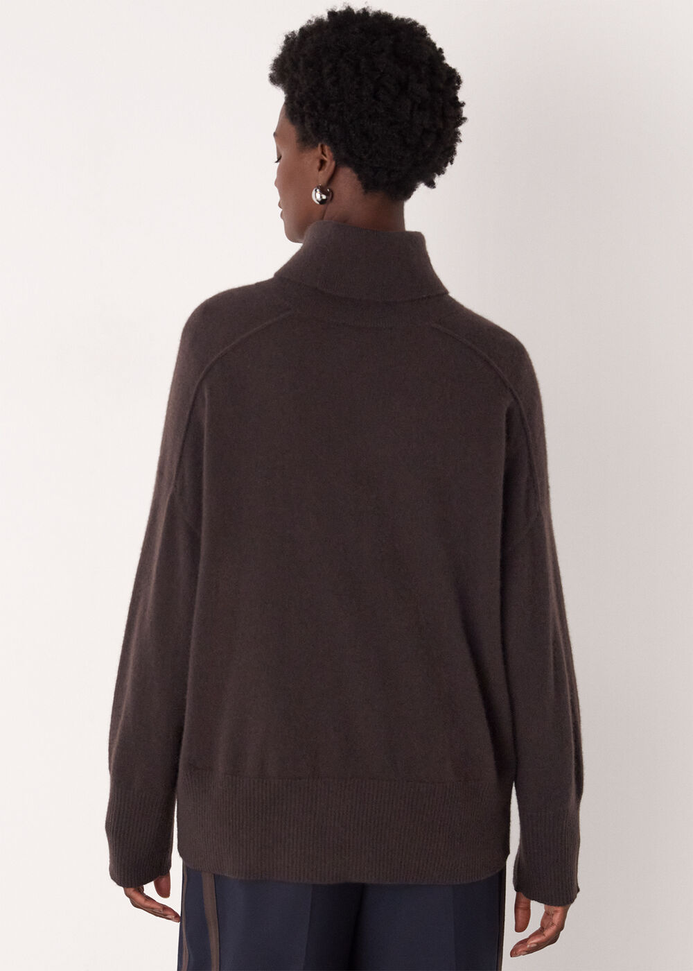 Cashmere Seam Roll Neck Knit