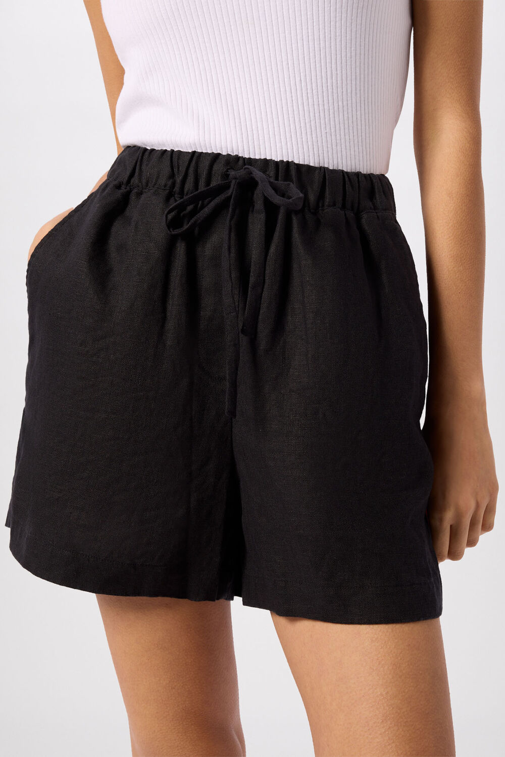 Black Linen Elasticated Short