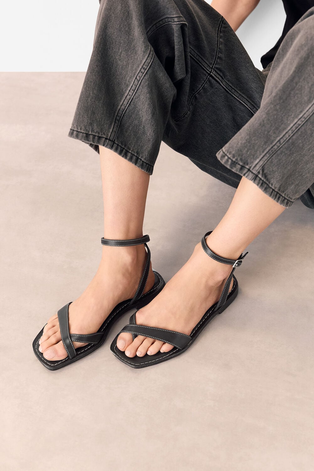 Black Toe Loop Strappy Sandal