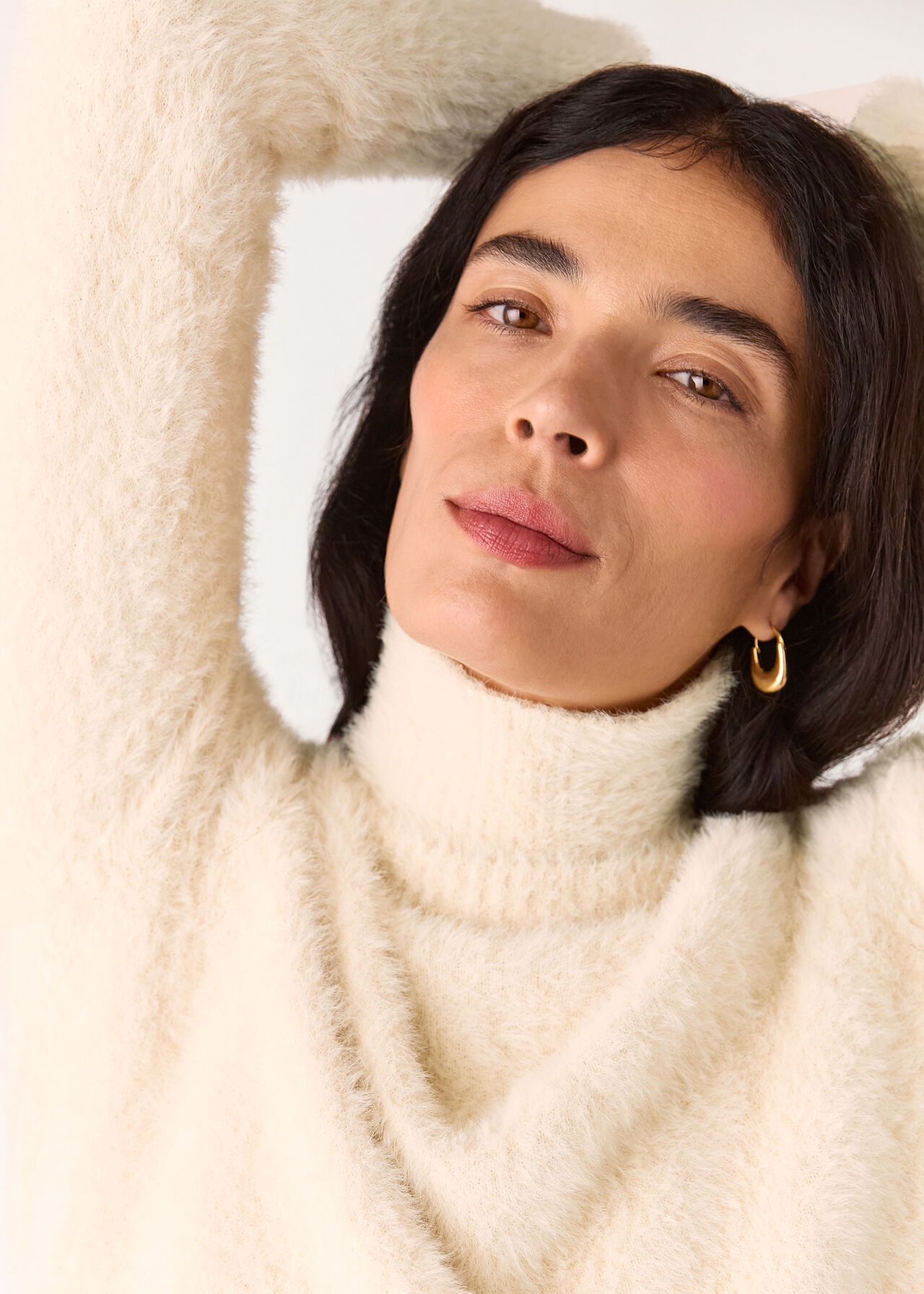 Isla Cropped Fluffy High Neck