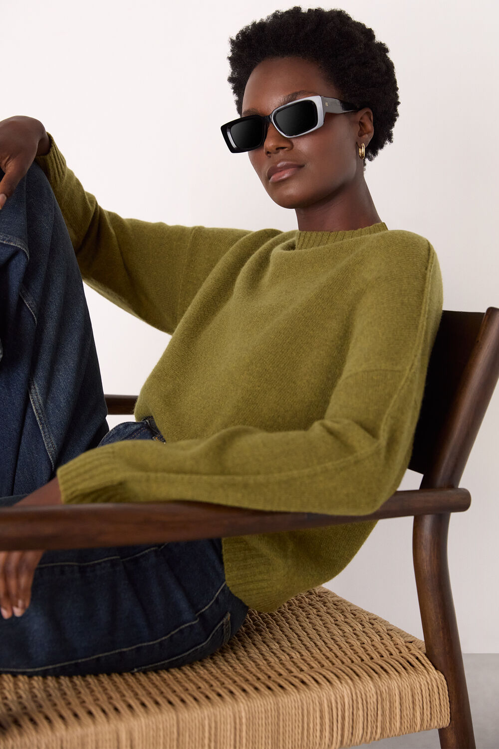 Wool Curved Hem Knit