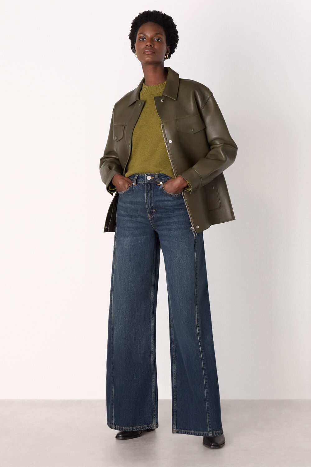 Wool Curved Hem Knit