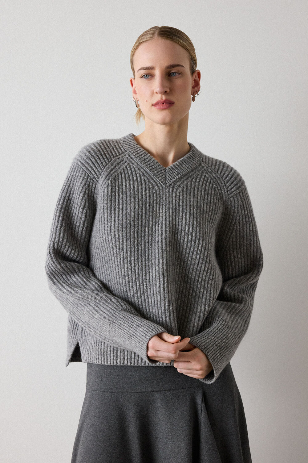 Grey Wool Chunky V Neck Rib Knit