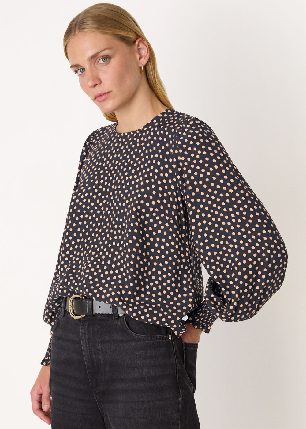 Spot Shirred Cuff Blouse
