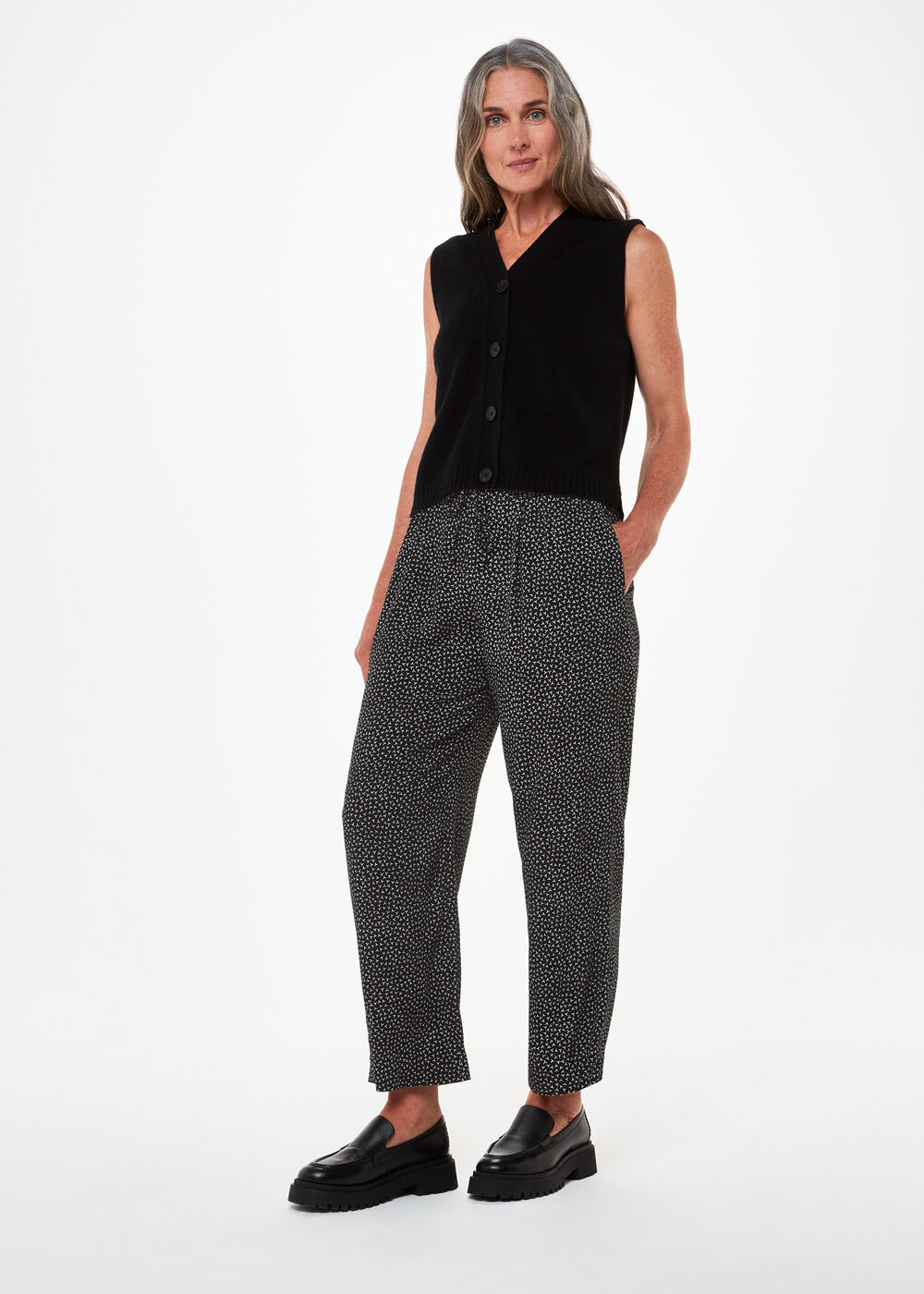 Black Scattered Y Print Pants&nbsp;