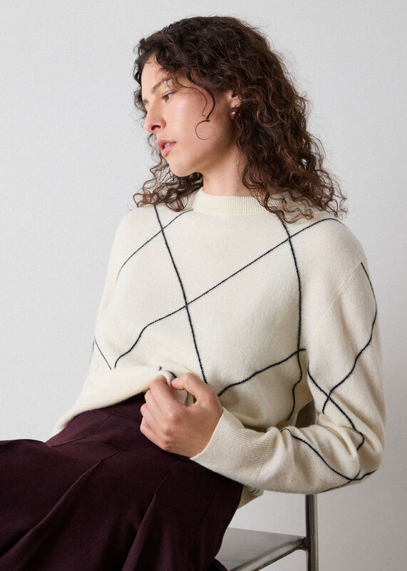 Ivory Wool Contrast Diamond Knit