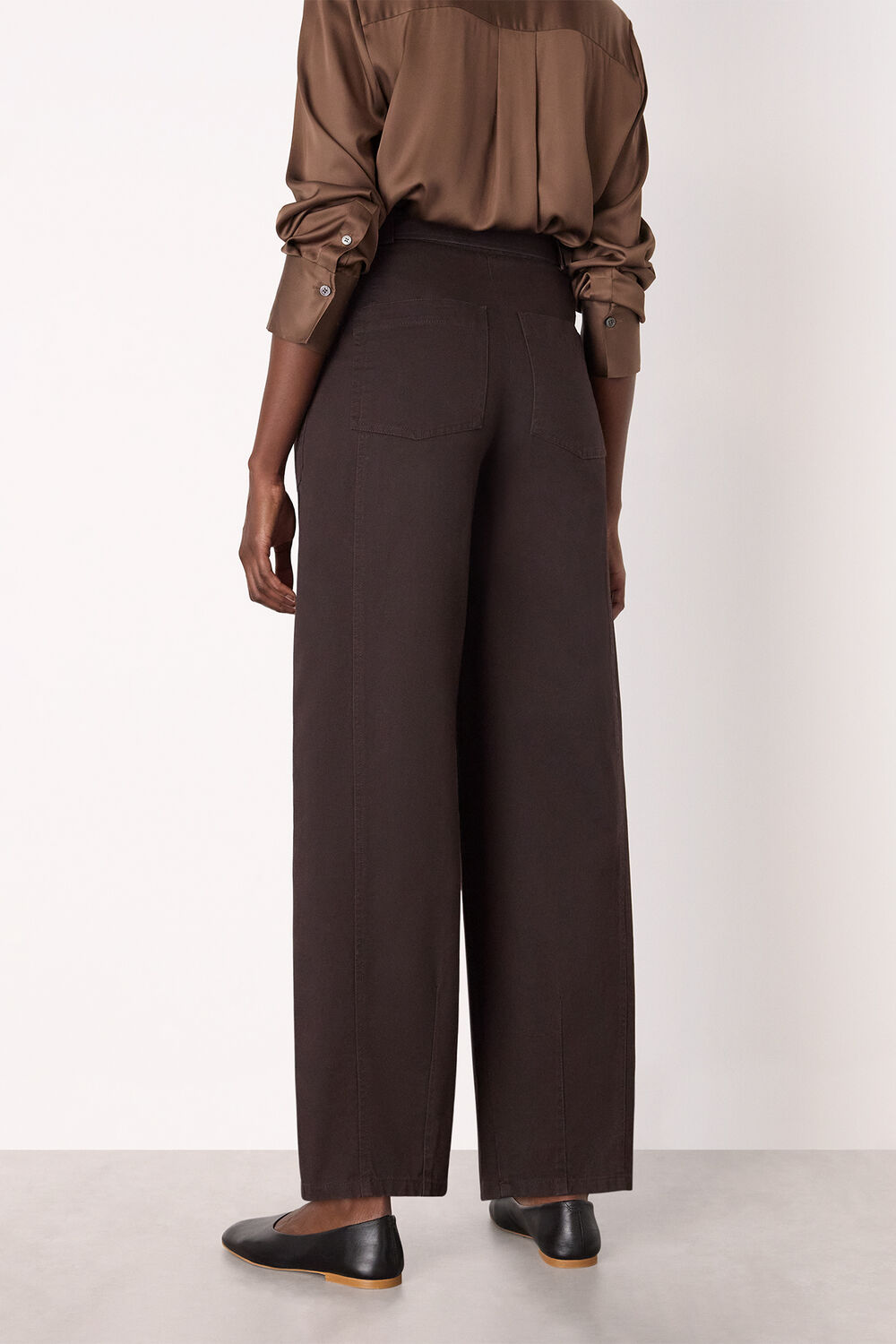 Belted Cotton Barrel Trouser