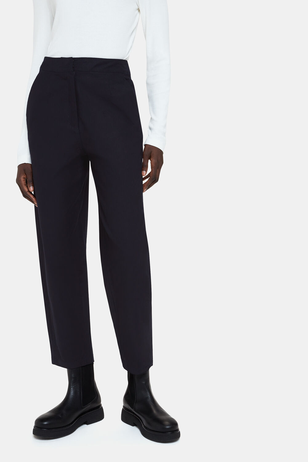 Carla Barrel Cotton Trouser