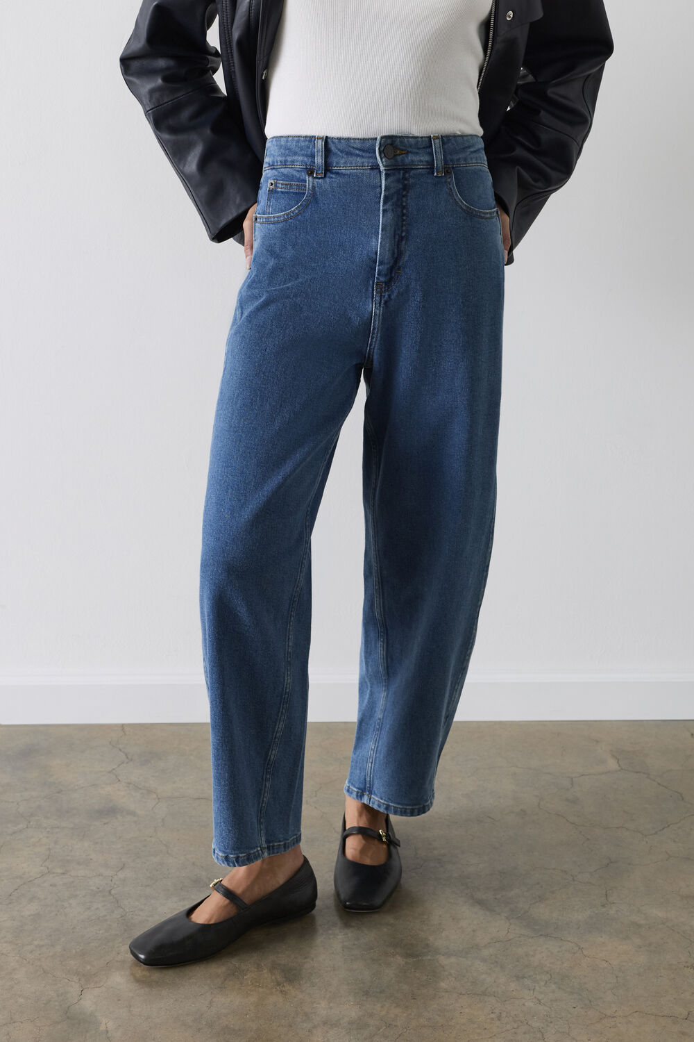 Denim Petite Stretch Barrel Leg Jean