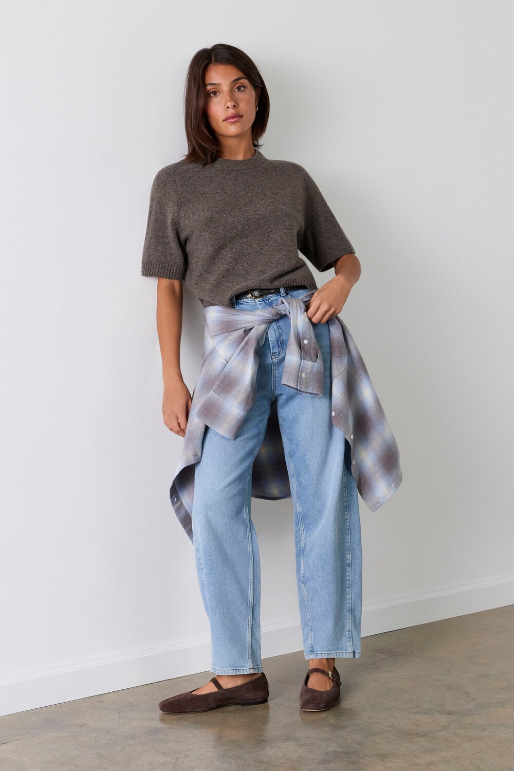 Light Wash Stretch Barrel Leg Jean