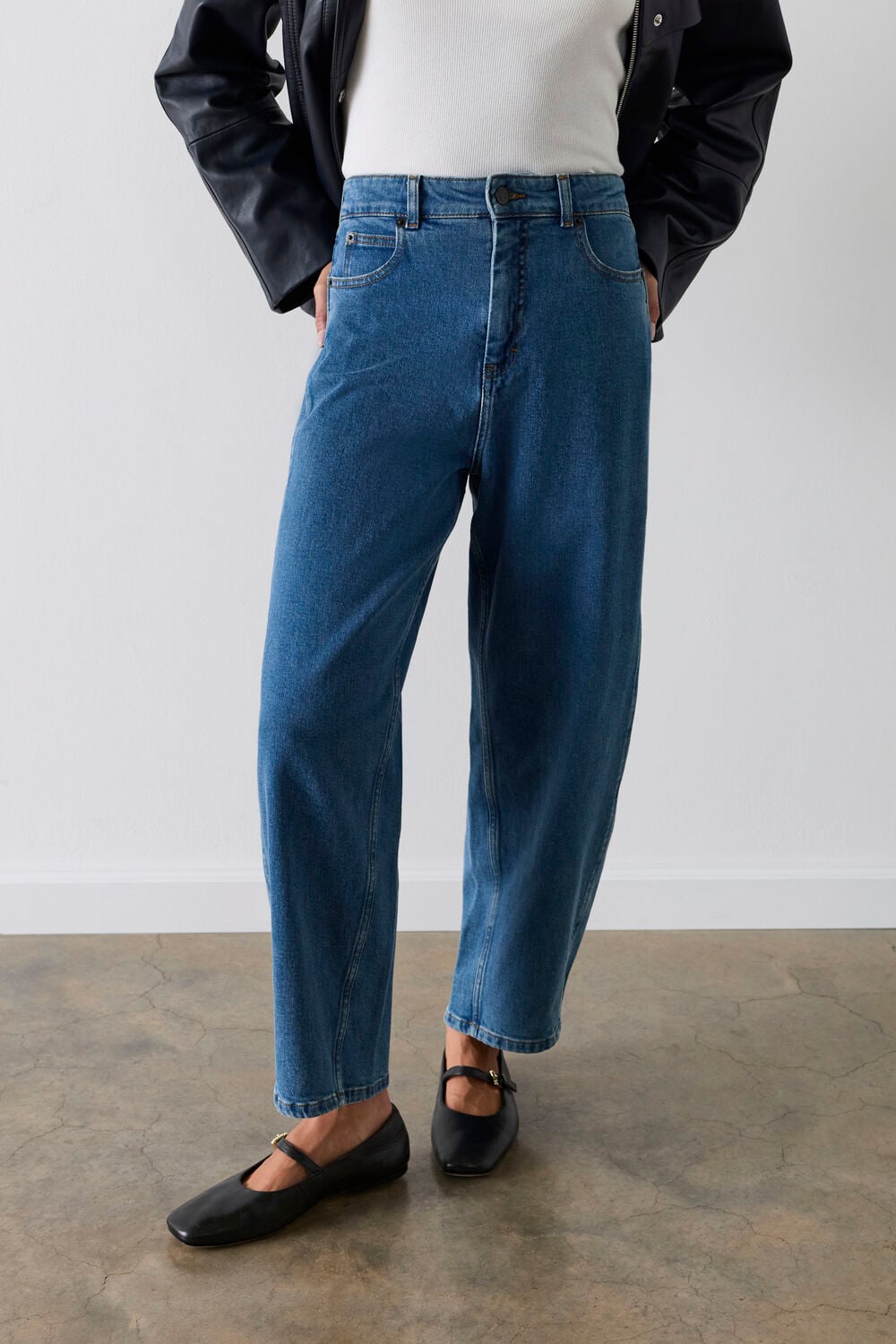 Denim Petite Stretch Barrel Leg Jean