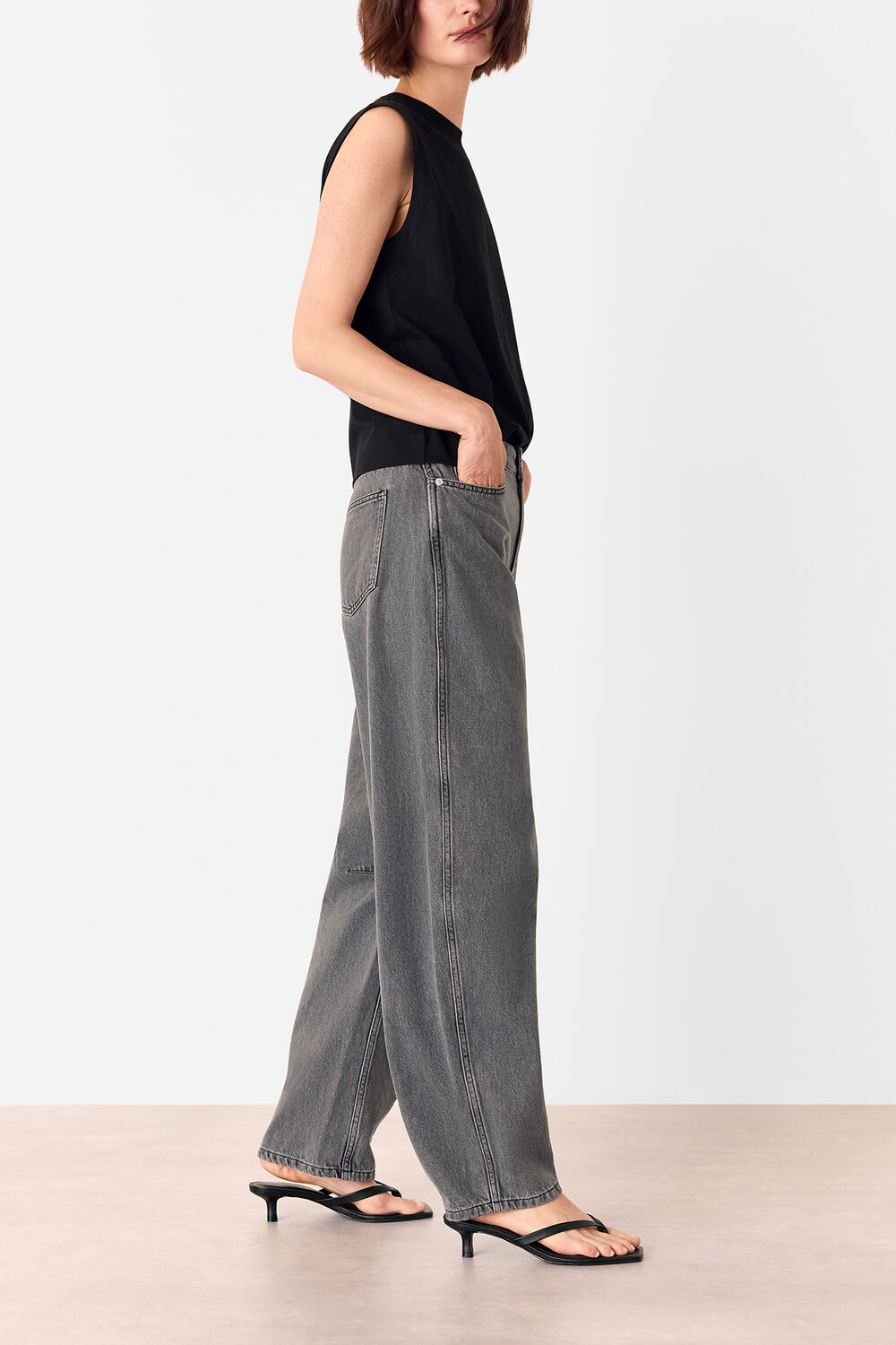 Grey Horseshoe Barrel Leg Jean